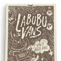 Labubu × Vans – Vinyl Plush Doll Oldskool | Edición para coleccionistas