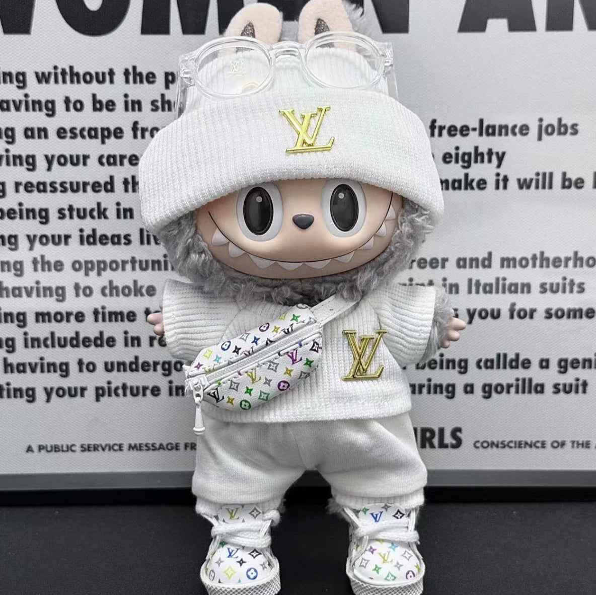 Tenue blanche à monogramme Louis Vuitton