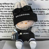 Ropa urbana blanca y negra de Balenciaga