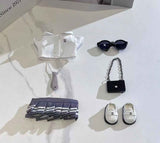 Preppy strój Chanel z plisami