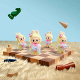 Labubu – Tarjeta de peluche colgante – serie Let’s Checkmate